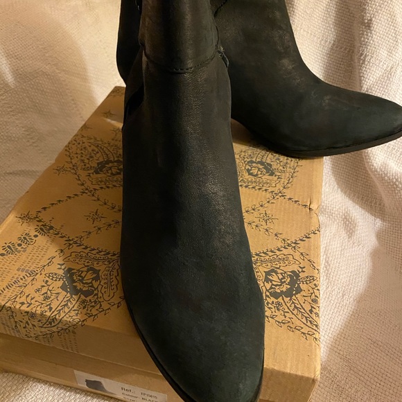 New!!! Sz 10 ~Free People Black Leather Booties - Picture 2 of 8